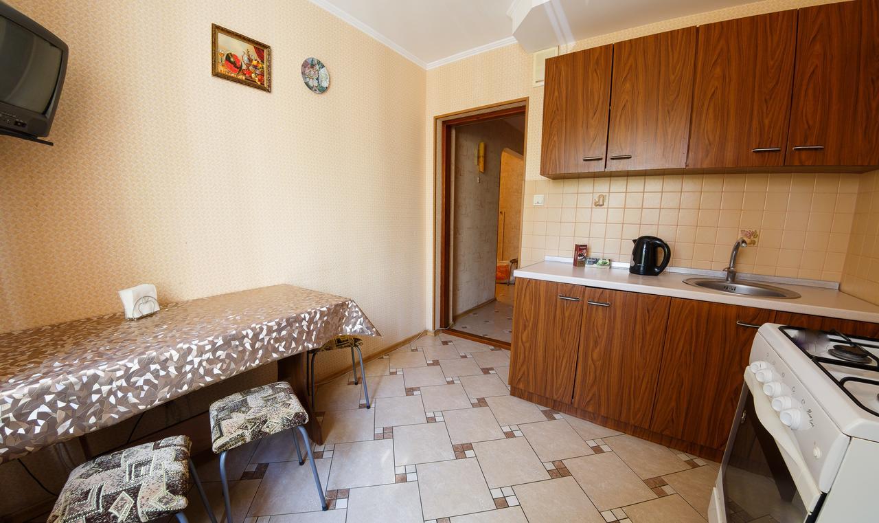 Clean And Comfortable Apartments On Karl Marx Street Tiraspol Buitenkant foto