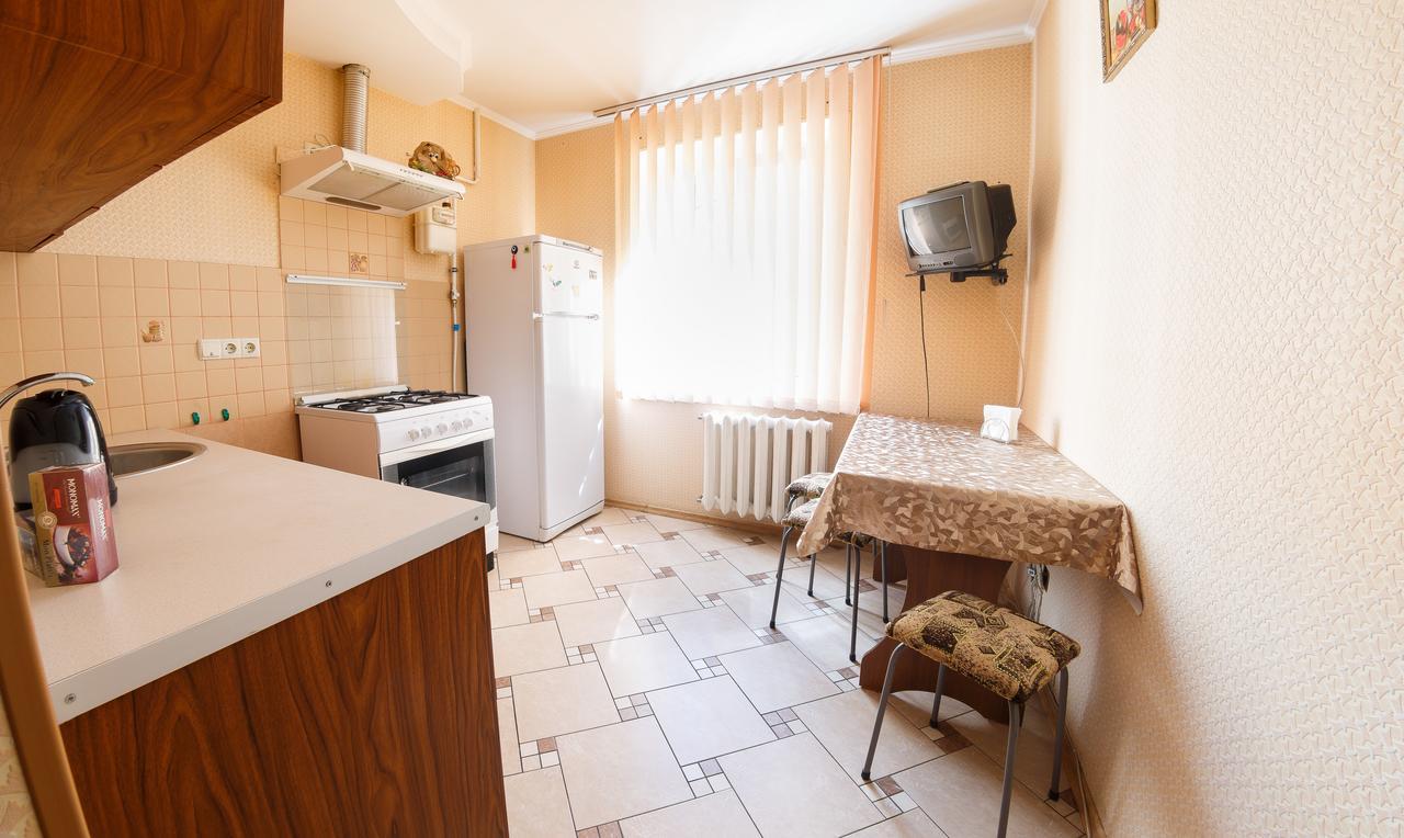 Clean And Comfortable Apartments On Karl Marx Street Tiraspol Buitenkant foto