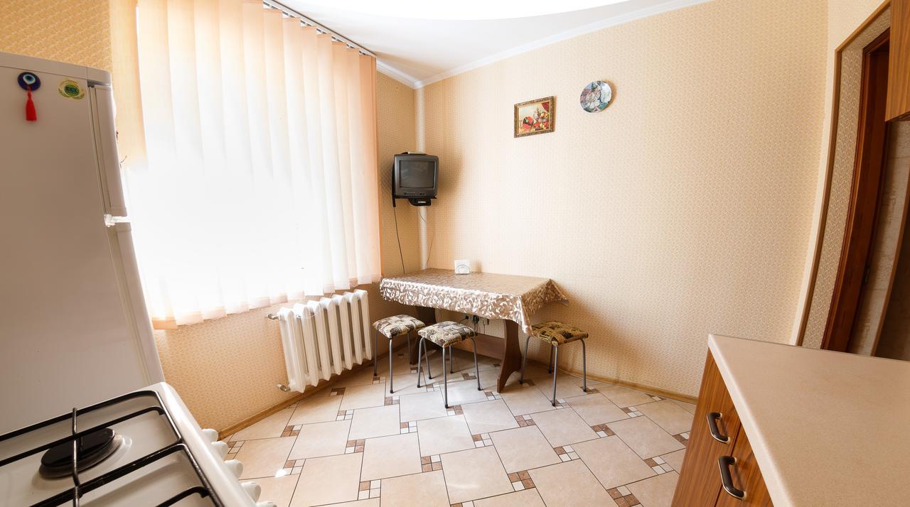 Clean And Comfortable Apartments On Karl Marx Street Tiraspol Buitenkant foto